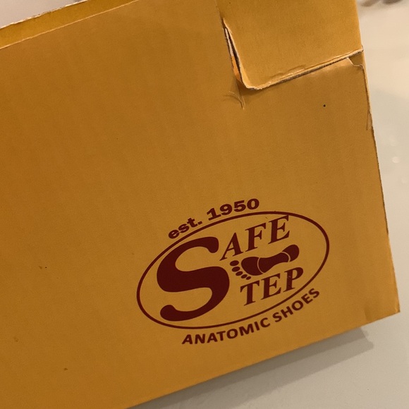 Safe Step ankle boots - Picture 10 of 11